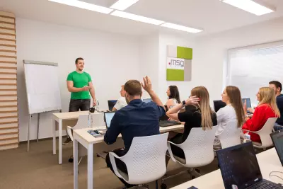 IT tester školenia pri práci